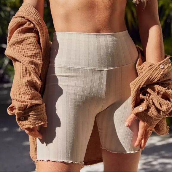 NWOT Aerie Offline OG Biker Shorts - Picture 1 of 7